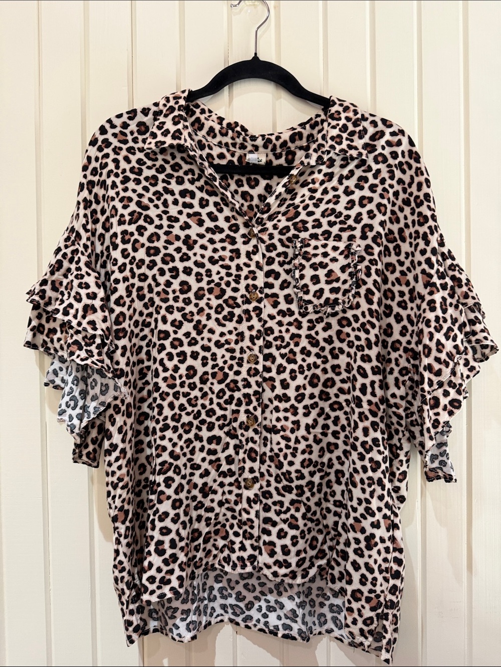 ivy jane Pink Leopard Button-Front Ruffle Sleeve Top